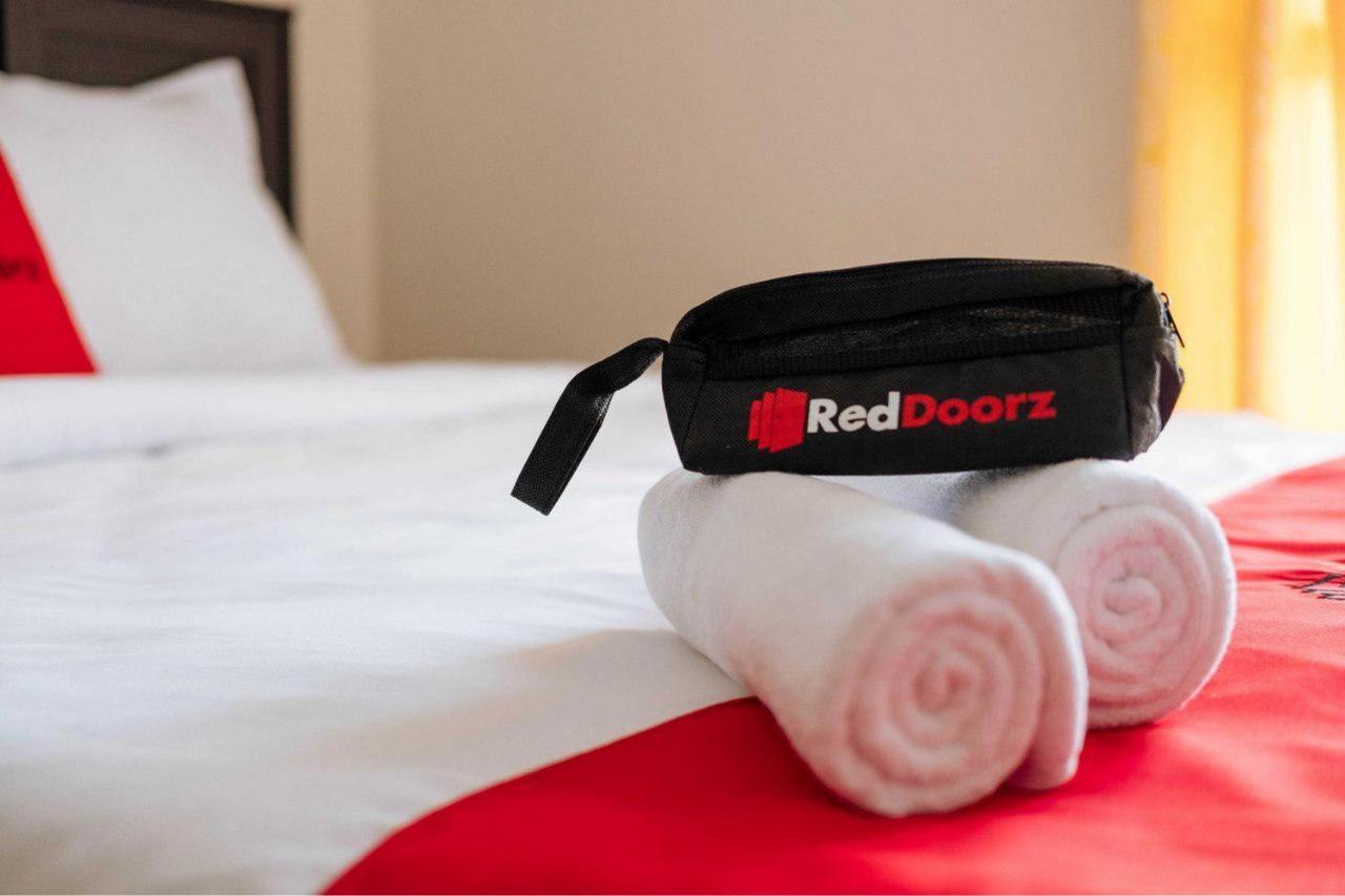 RedDoorz @ Jalan Padat Karya Prabumulih Perabumulih Bagian luar foto